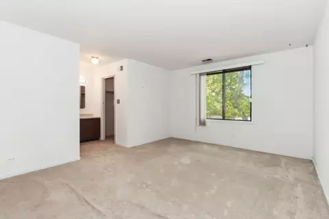 Bedroom - 1500 Harbour Dr #2R, Wheeling, IL 60090 photo 1 of 5