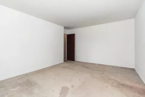 Bedroom - 1500 Harbour Dr #2R, Wheeling, IL 60090 photo 3 of 5