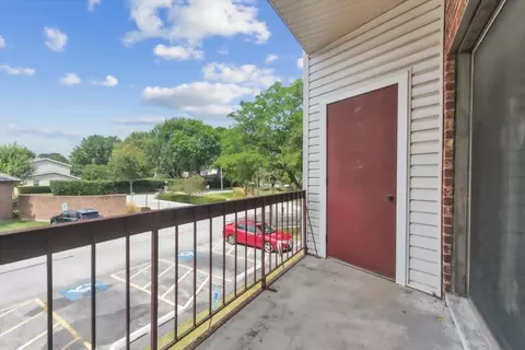 Exterior - 1500 Harbour Dr #2R, Wheeling, IL 60090 photo 1 of 1