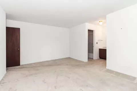 Bedroom - 1500 Harbour Dr #2R, Wheeling, IL 60090 photo 2 of 5
