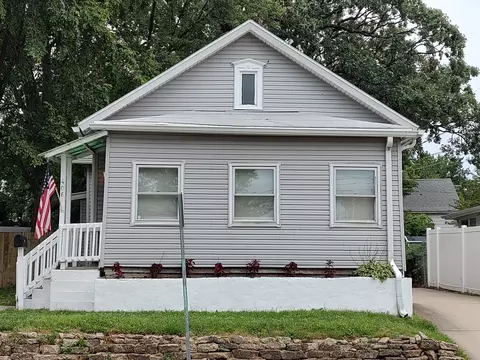 406 W Wood St, Bloomington, IL 61701