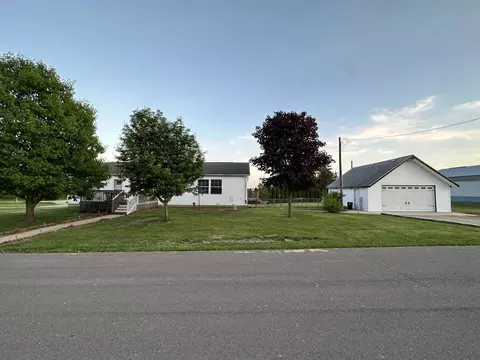 205 E Market St, Rock City, IL 61070