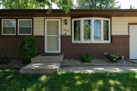 1823 Truman Dr, Normal, IL 61761 photo 2