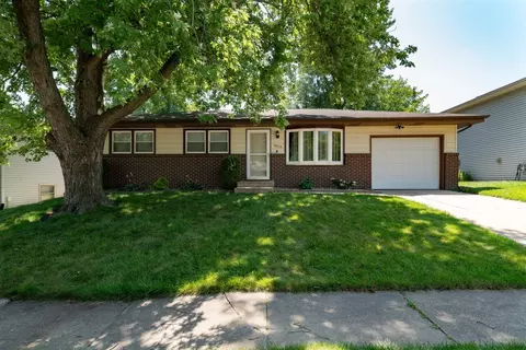 1823 Truman Dr, Normal, IL 61761