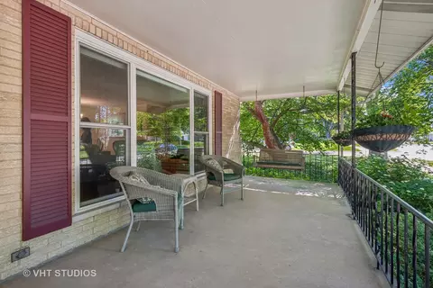 1017 E Harrison Ave, Wheaton, IL 60187 photo 3