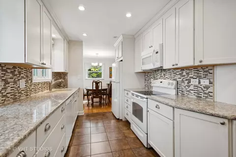 1017 E Harrison Ave, Wheaton, IL 60187 photo 12