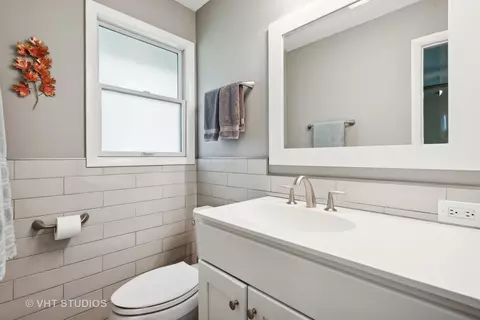 1017 E Harrison Ave, Wheaton, IL 60187 photo 14