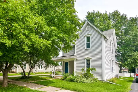 230 W Perry St, Belvidere, IL 61008