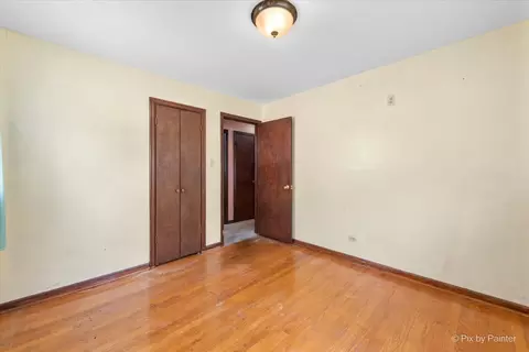 Bedroom - 320 Queens Ln, Thornton, IL 60476 photo 2 of 6