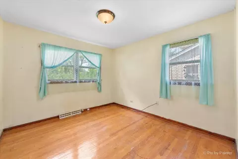 Bedroom - 320 Queens Ln, Thornton, IL 60476 photo 1 of 6