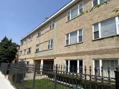 2636 W Foster Ave #203, Chicago, IL 60625