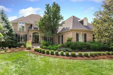 39 W825 Goldenrod Dr, Saint Charles, IL 60175