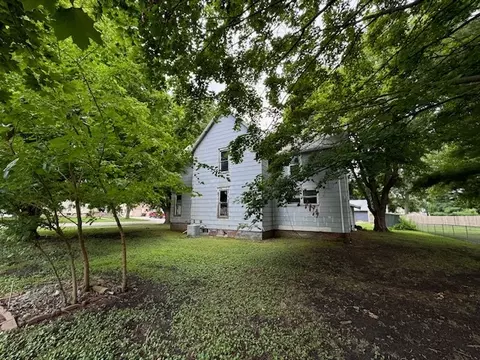 508 East St, Le Roy, IL 61752