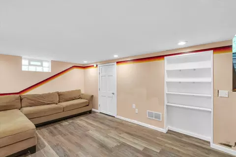 720 W Maple St, Champaign, IL 61820 photo 17