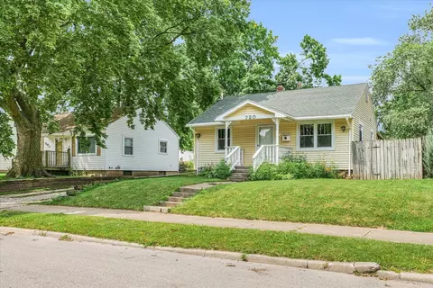 720 W Maple St, Champaign, IL 61820 photo 2