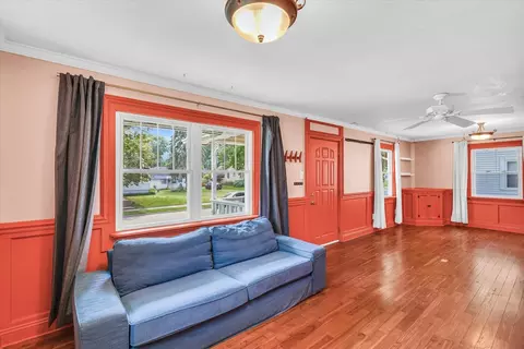 720 W Maple St, Champaign, IL 61820 photo 5