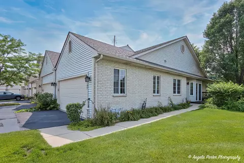 Exterior - 3147 Cypress Ct, Mchenry, IL 60051 photo 2 of 4
