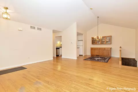 Living - 3147 Cypress Ct, Mchenry, IL 60051 photo 2 of 4
