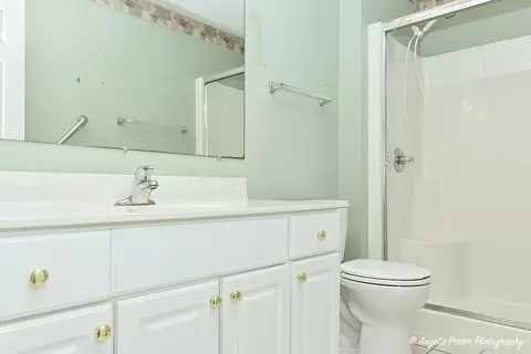 Bath - 3147 Cypress Ct, Mchenry, IL 60051 photo 1 of 3