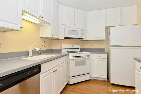 Kitchen - 3147 Cypress Ct, Mchenry, IL 60051 photo 1 of 1