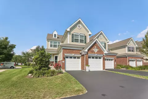 1228 Falcon Ridge Dr, Elgin, IL 60124