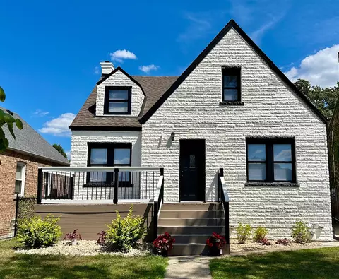 18107 Oakwood Ave, Lansing, IL 60438