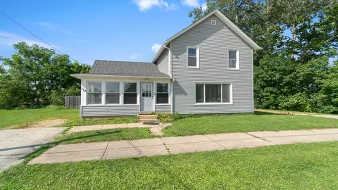 112 E Grove St, Poplar Grove, IL 61065