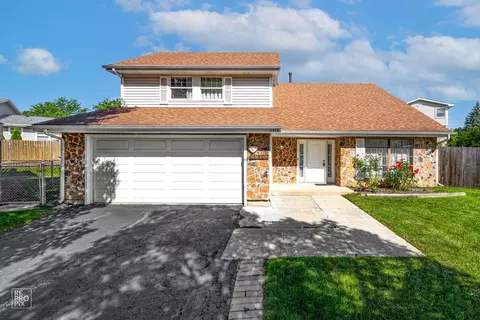 1970 Brookside Ln, Hoffman Estates, IL 60169