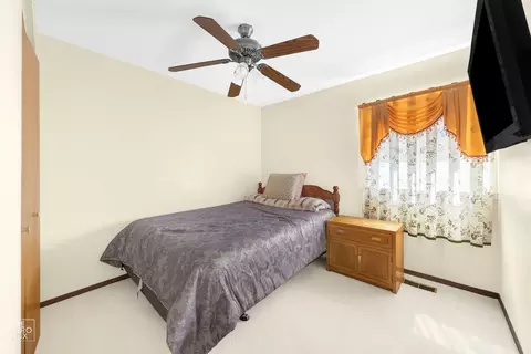 1970 Brookside Ln, Hoffman Estates, IL 60169 photo 11