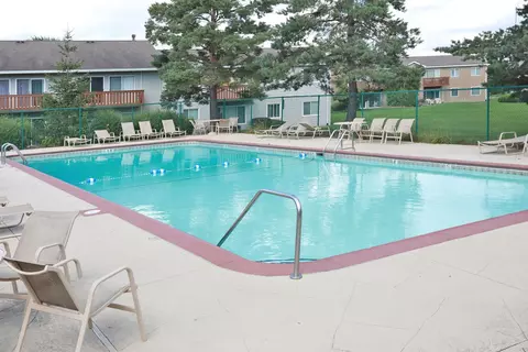 Exterior - 713 Crescent Ct #C1, Bartlett, IL 60103 photo 7 of 9