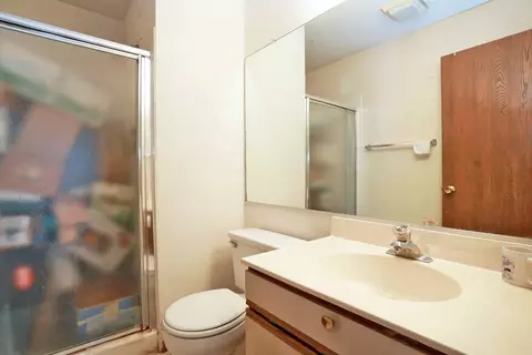Bath - 713 Crescent Ct #C1, Bartlett, IL 60103 photo 1 of 2