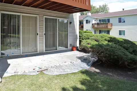 Exterior - 713 Crescent Ct #C1, Bartlett, IL 60103 photo 5 of 9