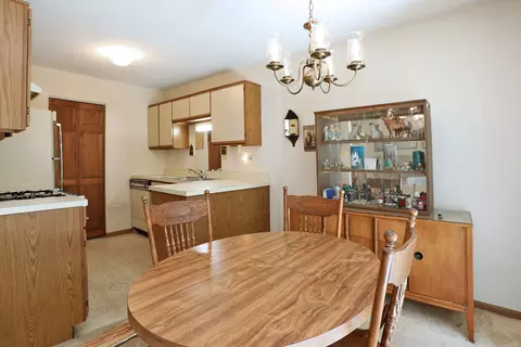 Dining - 713 Crescent Ct #C1, Bartlett, IL 60103 photo 1 of 2