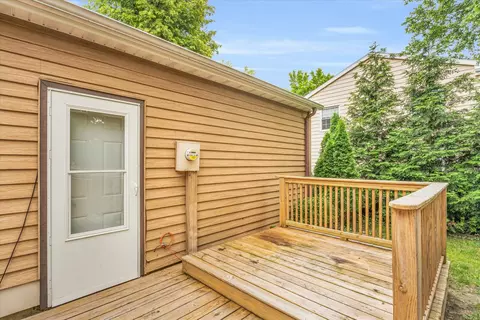 Exterior - 1223 Foothill Dr, Champaign, IL 61821 photo 4 of 12