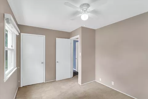 Bedroom - 1223 Foothill Dr, Champaign, IL 61821 photo 6 of 7
