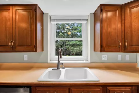 Kitchen - 1223 Foothill Dr, Champaign, IL 61821 photo 5 of 6