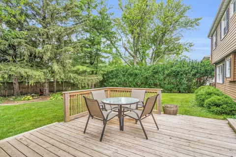 Exterior - 1223 Foothill Dr, Champaign, IL 61821 photo 5 of 12