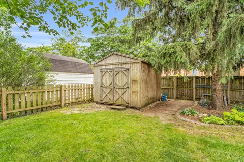Exterior - 1223 Foothill Dr, Champaign, IL 61821 photo 11 of 12