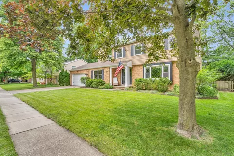 1223 Foothill Dr, Champaign, IL 61821