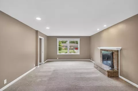 Living - 1223 Foothill Dr, Champaign, IL 61821 photo 4 of 7