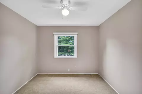 Bedroom - 1223 Foothill Dr, Champaign, IL 61821 photo 5 of 7