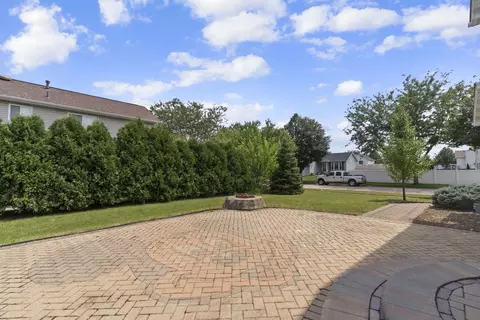Exterior - 1704 Quinn Dr, Plainfield, IL 60586 photo 6 of 7