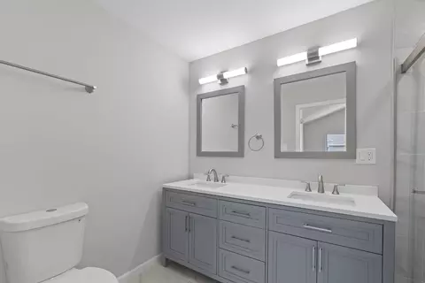 Bath - 1704 Quinn Dr, Plainfield, IL 60586 photo 6 of 7