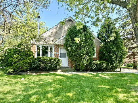 429 S Adeline Ave, Addison, IL 60101
