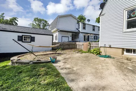 Exterior - 1031 Logan Ave, Elgin, IL 60120 photo 5 of 9