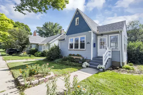 Exterior - 1031 Logan Ave, Elgin, IL 60120 photo 2 of 9