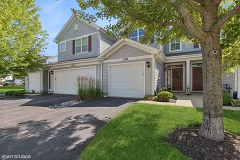 1306 Waverly Dr, Volo, IL 60020