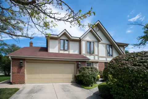 3755 Charles Dr, Northbrook, IL 60062