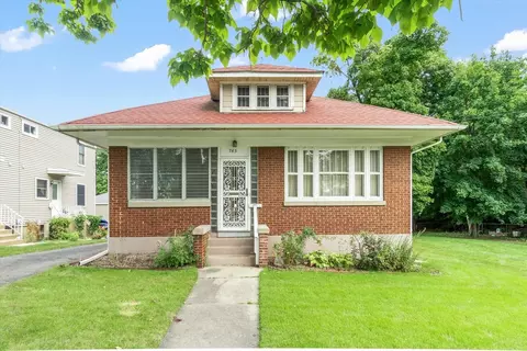 Exterior - 763 Saint Charles St, Elgin, IL 60120 photo 1 of 8