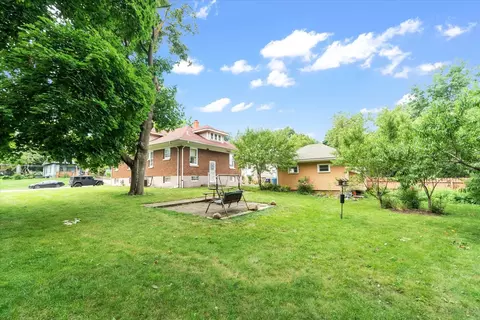 Exterior - 763 Saint Charles St, Elgin, IL 60120 photo 7 of 8